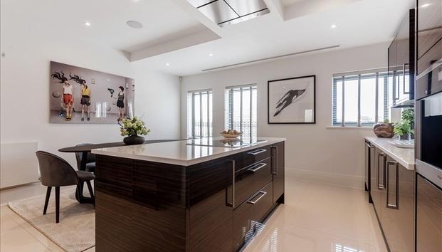 3 bedroom townhouse to rent - Photo 1