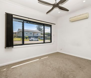 21 Bangalla Street, Belmont North NSW 2280 - House For Rent | Domain - Photo 5