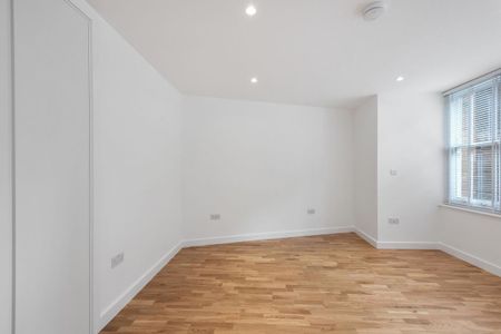 Flat to rent - Photo 2