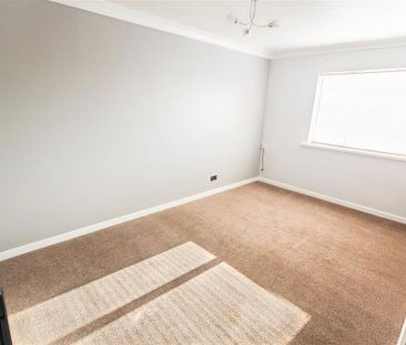2 bedroom maisonette to rent - Photo 2
