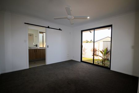 Spacious Family Duplex in a Convenient Ashmore Location - Photo 5