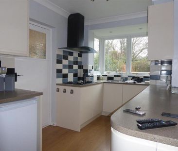 3 bedroom semi-detached house to rent - Photo 6