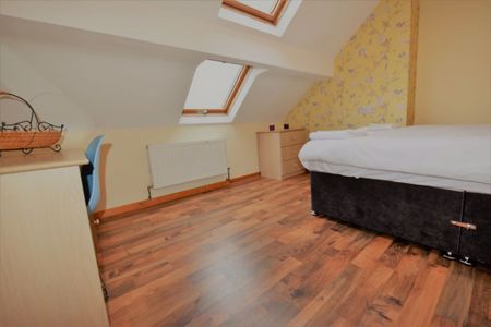 6 bedroom Flat in Otley Road, Leeds - Photo 4