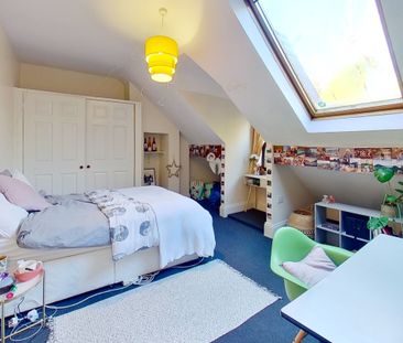 Regent Park Terrace , Hyde Park - Photo 3