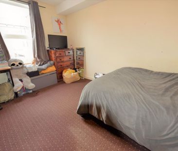2 bedroom House in Harold View, Leeds - Photo 5