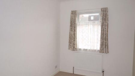 2 bedroom terraced house to rent - Photo 5