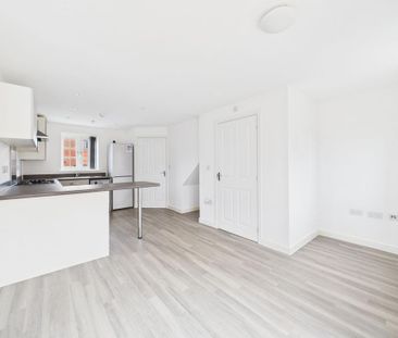 2 bedroom semi-detached house to rent - Photo 6