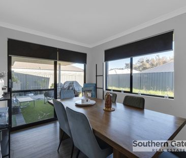 Modern Family Home - Photo 5