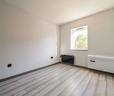 Colney Hatch Lane, London, Colney Hatch, N10 - Photo 4