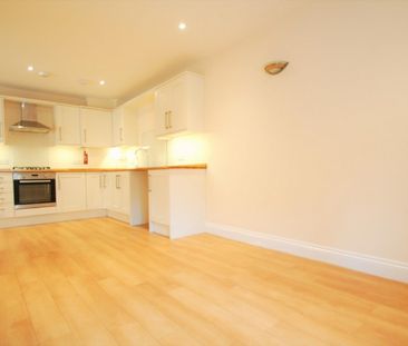 Barn Court, High Wycombe, Buckinghamshire,HP12 - Photo 4