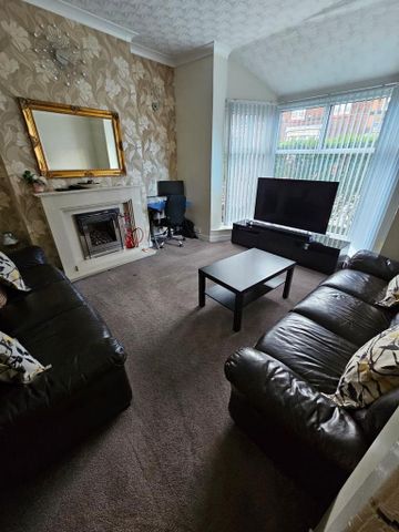 3 bedroom terraced house to rent - Photo 2