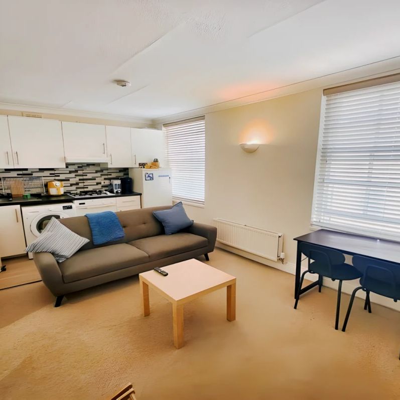 1B1B - Photo 1