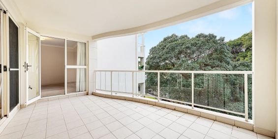 Beautiful Three Bedroom Home in Sought After Location - Photo 3