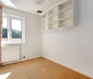 4 bedroom terraced house to rent - Photo 5