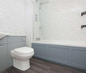 Kingswood Close, Camberley, Surrey, GU15 - Photo 3