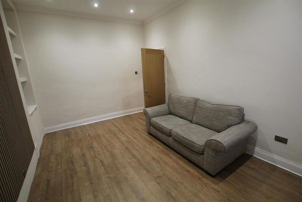 3 bedroom flat to rent - Photo 1