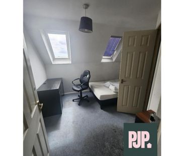 1 bedroom in a house share to rent - Photo 4