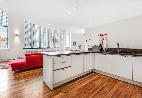 2 bedroom flat to rent - Photo 1