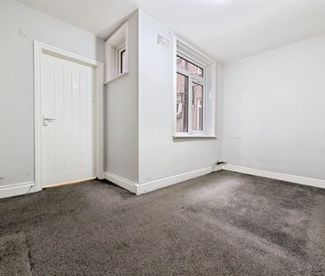 Burlington Mansions, SO15 - Photo 2