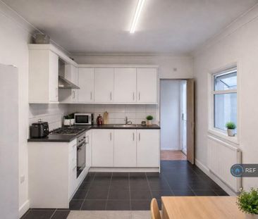 1 bedroom in a house share to rent - Photo 4