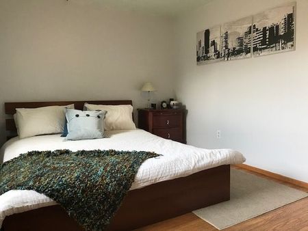 For Lease - 1088 Pearson Drive Unit# Upper, Oakville, Ontario - Photo 4