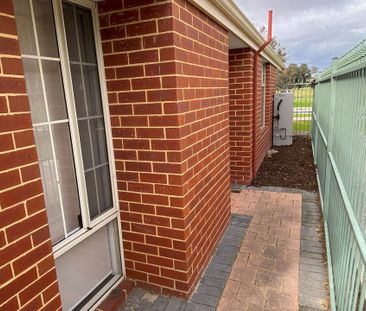 The Perfect Seaforth Gardens Villa **Open Monday 03/11 4.00pm to 4.... - Photo 5