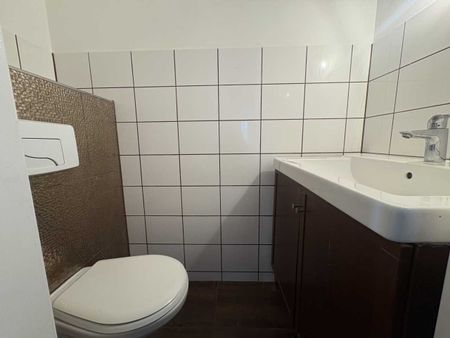Perfekte Wohnung in Spandau sucht eine Familie mit WBS100 mit Dringlichkeit! - Photo 2