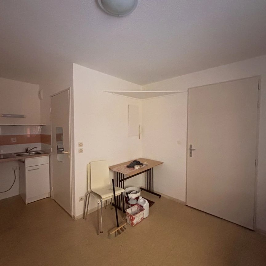 Location Appartement 1 pièce 18m² NIMES 30000 - Photo 1