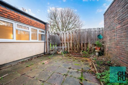 4 bedroom terraced house to rent - Photo 3