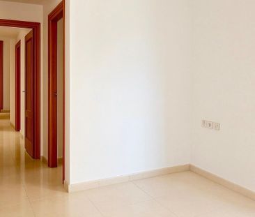 2 bedroom luxury penthouse for rent in Valencia, Spain - Photo 5