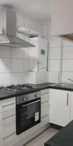 Room in a Shared House, Deptford High Street, SE8 - Photo 3