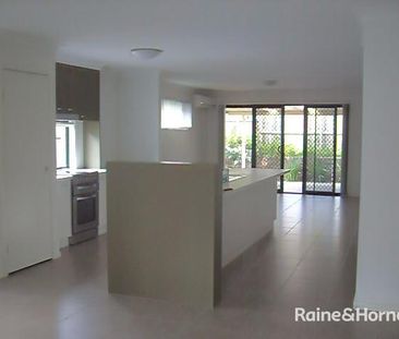 43 Lakes Entrance Drive, Springfield Lakes QLD 4300 - House For Ren... - Photo 1