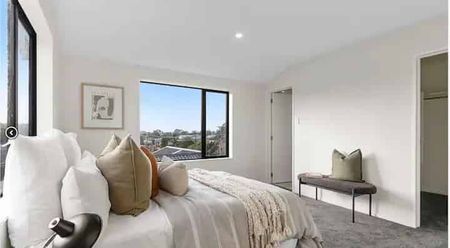 3 Bedroom + Study! - Photo 4