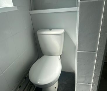 2 bedroom house on Booths Fields, CV6 6GH area - Photo 4