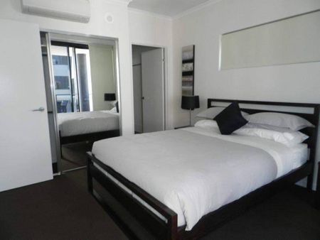 Centrally Located Furnished Apartment - Photo 5