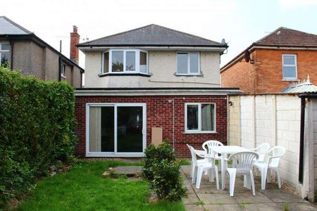 Bedroom Property In Winton, BH9 - Photo 5