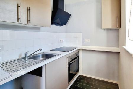 Studio to rent - Photo 2