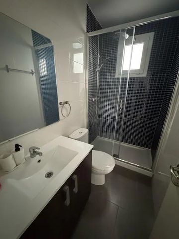 Carrer Bòbiles, L'Hospitalet de Llobregat, Catalonia 08905 - Photo 5