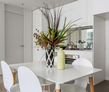 812/8 Mccrae Street, Docklands VIC 3008 - Photo 2