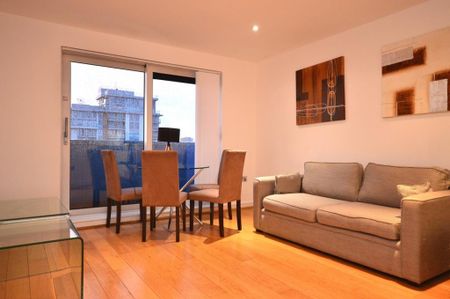 1 bedroom flat to rent - Photo 2