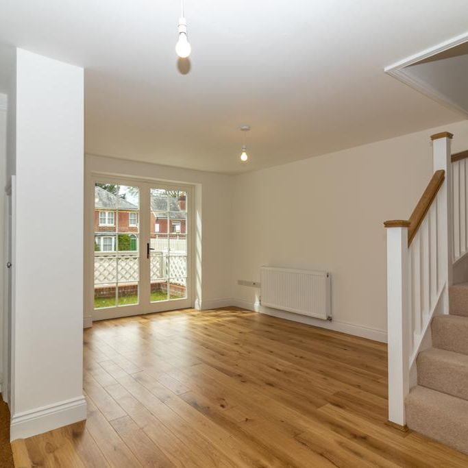 2 bedroom townhouse to rent - Photo 1