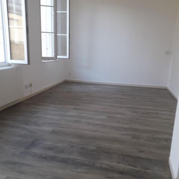 Location Appartement 2 pièces 33m² ROCHEFORT 17300 - Photo 1