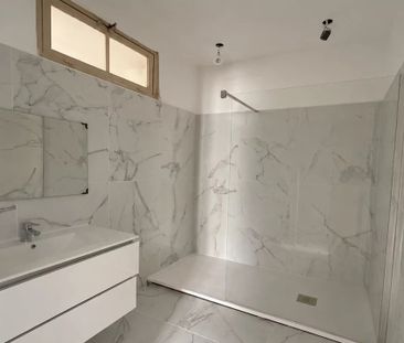 Location Appartement 5 pièces 111m² NICE 06300 - Photo 2