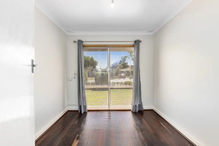 “Beautifully presented home” - Photo 2