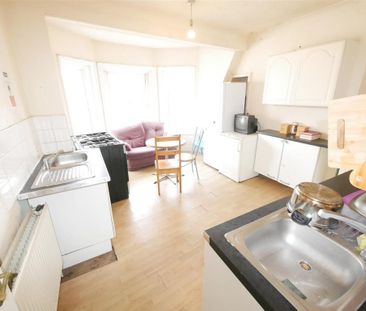 9 bedroom house share to rent - Photo 5