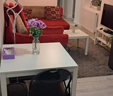 Flat to rent - Photo 1