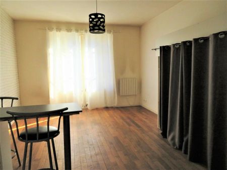 Location Appartement 1 pièces 27 m2 à Soissons - Photo 2