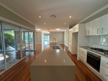 Lavish living on Leeward - Photo 4