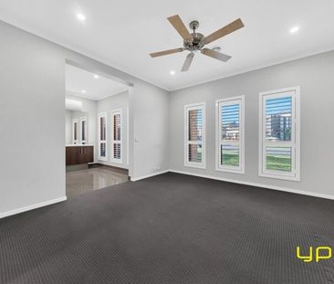 Spacious Family Living in a Prime Officer Location - Photo 2