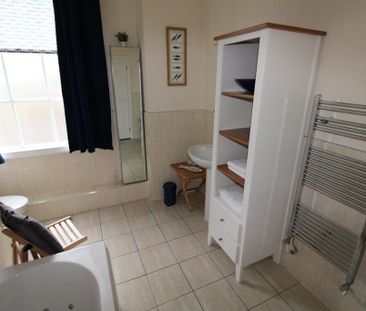 2 bedroom flat to rent - Photo 6